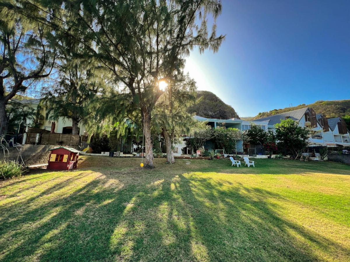 Le Petrel Bleu - Appartement Sur La Plage Des Tortues A แซ็งต์-เลอ ภายนอก รูปภาพ